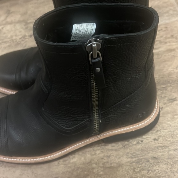Uggs Mens Boots - Picture 6 of 11
